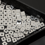 Бусины спейсеры квадратные 4 мм 10 штук разделители хейши родий - маленькая фотография 2