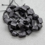 Шерл 8-9 мм черный турмалин необработанные бусины - маленькая фотография 2
